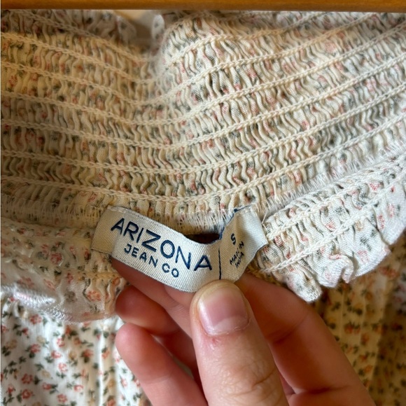 Arizona Jeans Co floral off the shoulder top - Picture 6 of 7